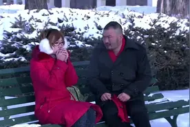猛男路边碰到一美女！想起初恋，上去就亲！座警车还享受帝王待遇视频封面