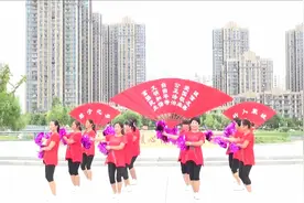 花球操《中国美》有队形变化的广场舞，动作简单好看