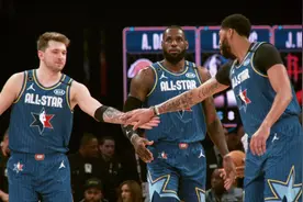 【NBA慢镜回放】回顾2020全明星正赛，新赛制将比赛推入白热化视频封面