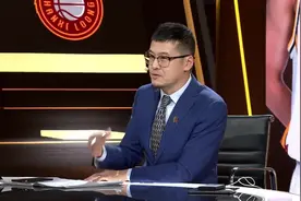 杨毅炮轰CBA主场哨，直言：“这是我看得最难看的比赛！”视频封面