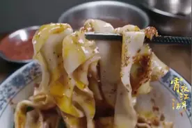 舌尖上的美食：拉面一气呵成，面煮三滚即出锅，五根就是一碗面视频封面