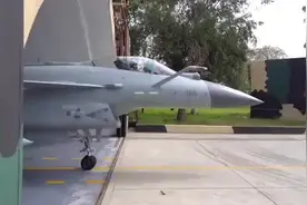 重要里程碑！中国歼10CE首次出口巴基斯坦图片