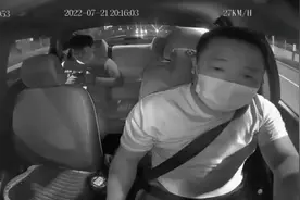 视频｜潍坊“的哥”连闯多个红灯，10分钟将断指乘客送到医院图片