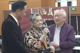 “那一抹心底的红”从未褪色，朱逢博“现场教学”再唱《北风吹》图片