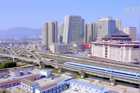 坐上爱心专列回家啦！视频封面