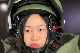 记者体验：35公斤重的防爆服上身 大写加粗的沉图片