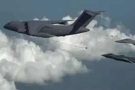 空军新闻发言人谈中国航展十年发展“与人民空军一同高飞”图片