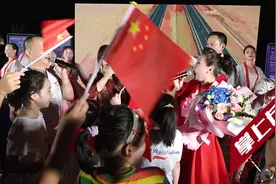 家门口享受视听盛宴 这个社区文艺晚会精彩纷呈图片