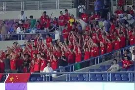 赢了！中国亚运男足5:1大胜印度队，杭州这里人山人海，刚刚全场沸腾图片