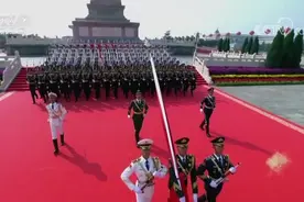 《国防微视频-军歌嘹亮》 20230403 《红旗漫卷军威壮》图片