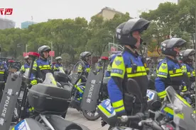 巡逻里程可绕地球7圈！长沙特警铁骑巡逻队成立一年图片