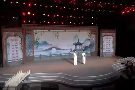何以中国·运载千秋｜两朵“小百花”同台 陈丽君何青青演唱越剧名曲《天上掉下个林妹妹》图片
