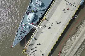 人民海军成立74周年 东部战区海军某基地举行“军营开放日”图片