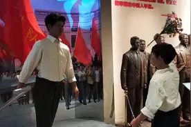 给新中国自行研制第一架飞机戴大红花，是什么样的体验？图片