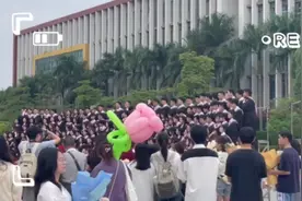 毕业季来临，还在头疼毕业照怎么拍？攻略这就给你安排明白图片