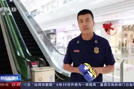 雨水刷屏，广东街坊穿“省鞋”出行要小心！｜眼睩睩图片