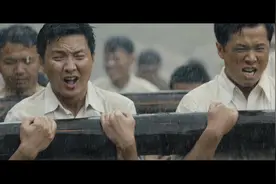 军营里训练十分刻苦，排和排之间还较上劲了视频封面