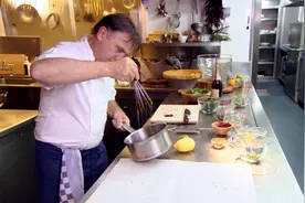 厨房秘密2：焦糖如何制作，大厨用花园里的材料，拉出漂亮的焦糖视频封面