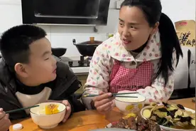 大双要去四川了，知道我爸发胖了衣服都小了视频封面