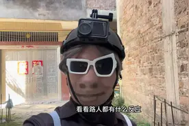 背带裤配中分，有练习生的感觉了#蔡徐坤 #全民制作人 #坤式穿搭