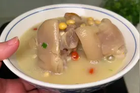 炖猪脚不要乱放食材，记住3放2不放诀窍，猪脚汤白肉香无异味