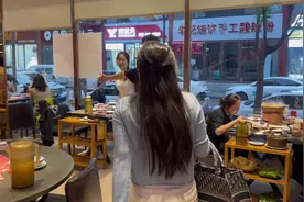 带妈妈发小女儿见姐姐！商量当伴娘事宜，感觉和乐越来越熟络了视频封面