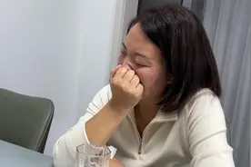 大壮夫妻俩工作到深夜，吃夜宵时大壮一句话小陈直接破防