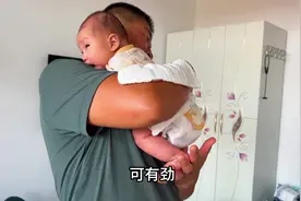 大家都说新生儿不能竖着抱？听听婆婆这说法，苏叶糕软糯又香甜