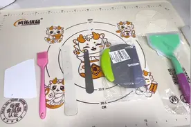 我家用了两年的面垫，揉面擀面不打滑特别好用，拍1送7件套视频封面