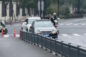 杭州无人机处理交通事故，交警到现场也是懵逼了 #无人机交警视频封面