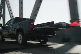 为什么喜欢买大车的国人，唯独不买皮卡车呢？视频封面