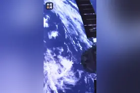 代表委员这一天丨王亚平：致力于航天事业和科普教育 希望实现月球漫步图片