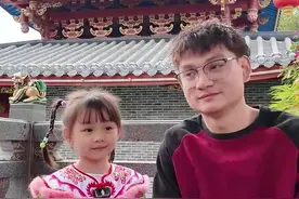 新春走基层丨5岁英歌舞小女孩走红一年后图片