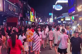 泰国芭提雅旅游复苏！工作日步行街人山人海！图片