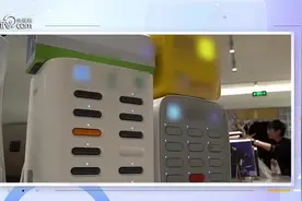 女子为还充电宝找近十个地址都无空位，共享充电宝为啥易借难还？图片