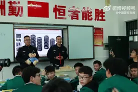 【#16岁少年跳水救人被民警表扬后秒变显眼包# 】图片