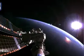 “神十八”乘组第一次出舱 纯享版视频来了图片