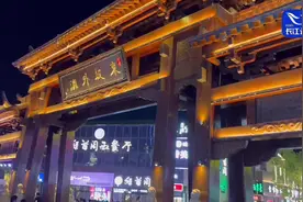 “小酒喝着，小摊守着”！走进黄冈感受夜经济图片