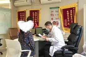 鼻中隔偏曲+鼻窦炎+鼻腔囊肿等症状综合治疗图片