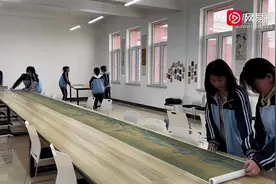 长春21名高中生，把教室画成了《千里江山图》图片