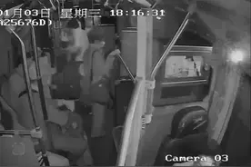 十米车厢中 他们用行动演绎暖心动人故事图片
