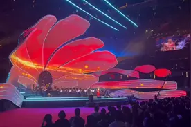 国家一级演员 周旋 《我的祖国》-“感悟初心与党同行”经典歌曲交响音乐会图片