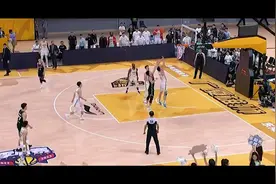 客场大胜广东男篮！赛前辽篮的更衣室里出现了这一幕图片