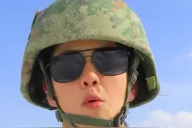 【飒！#戍边女兵踏上海拔4千米巡逻路#】图片