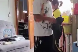 姐妹俩父母离世，跟着叔叔婶婶生活，夫妻二人待她们如同亲生一般，婶婶：不娇不惯，该有的一样的也不会少图片