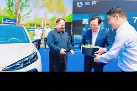 总裁交车！全新腾势N7交付现场火爆，车主们乐开了花！图片