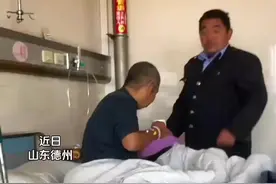 女子在医院拍摄暖心一幕 女婿每天骑电动车来回30公里照顾岳父 “从他脸上只看到了责任和孝心”图片