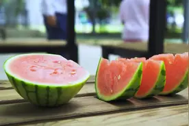 尿毒症爹爹吃完冰西瓜腹泻遇险境 医生提醒免疫力低下人群要注意这几点图片