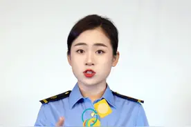 身份证掉到轨道里，这个“站台神器”可以捡！图片