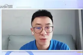 学生带手机进校被要求扔进水桶销毁，手机进校园问题该怎么管？图片